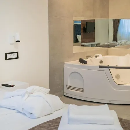 Apartment 9 Nine - Luxury & *