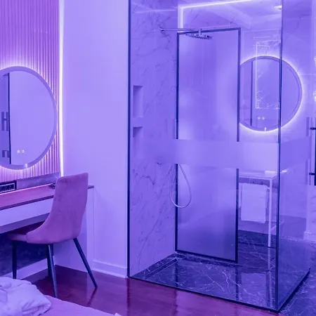 9 Nine - Luxury & Apartamento