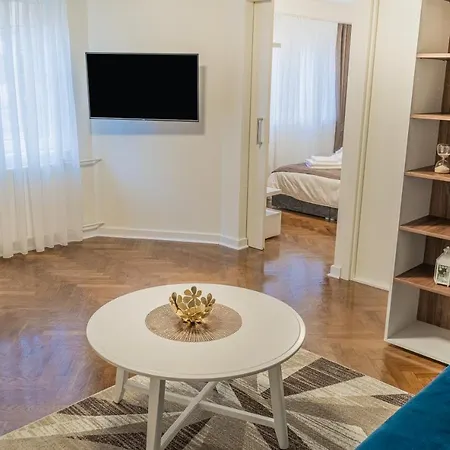 9 Nine - Luxury & Apartment *