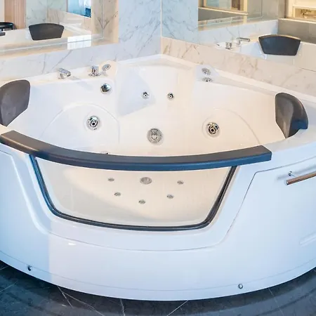 9 Nine - Luxury & Belgrado